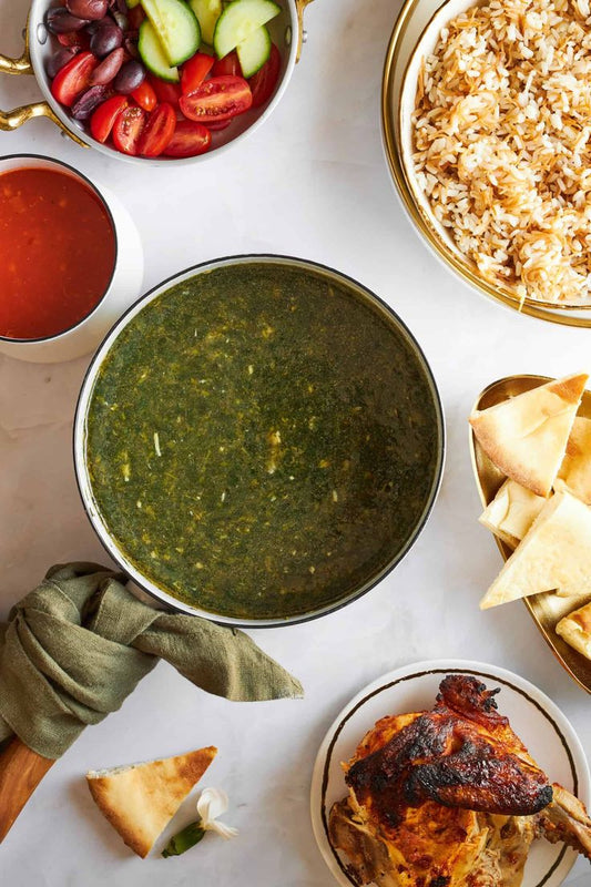 Molokhia met Egyptische rijst kip- ملوخية مع رز بالشعرية وفراخ بلدي